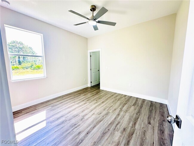 Photo - 771 Gaylord Ave S