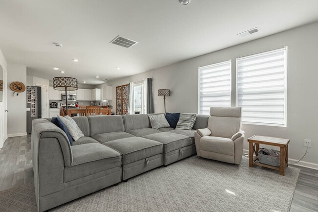 Photo - 312 Smt Crk Dr