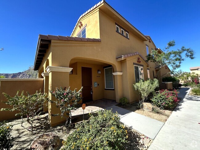 Building Photo - AVAILABLE NOW!! BEAUTIFUL 2 Bed 2.5 Bath C... Rental