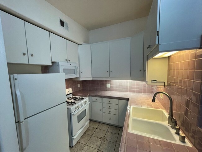 Photo - 15455 Sherman Way