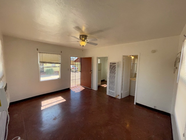 Photo - 1103 E Adams St