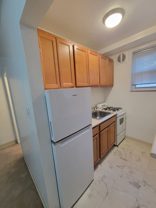 Photo - Carol Shamrock Apartments