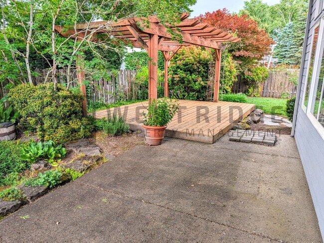 Photo - 632 NW Pacific Grove Dr