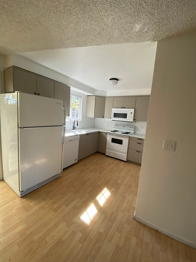 Photo - 1101 Hughes St