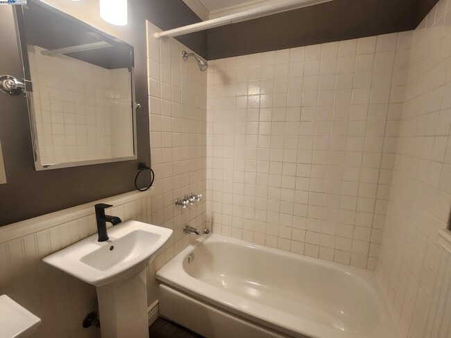 Photo - 7482 Larkdale Ave