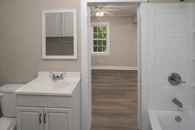 Photo - 471 E Montgomery St