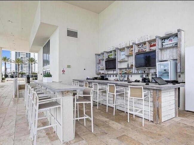 Photo - 1800 S Ocean Dr Unidad 3101