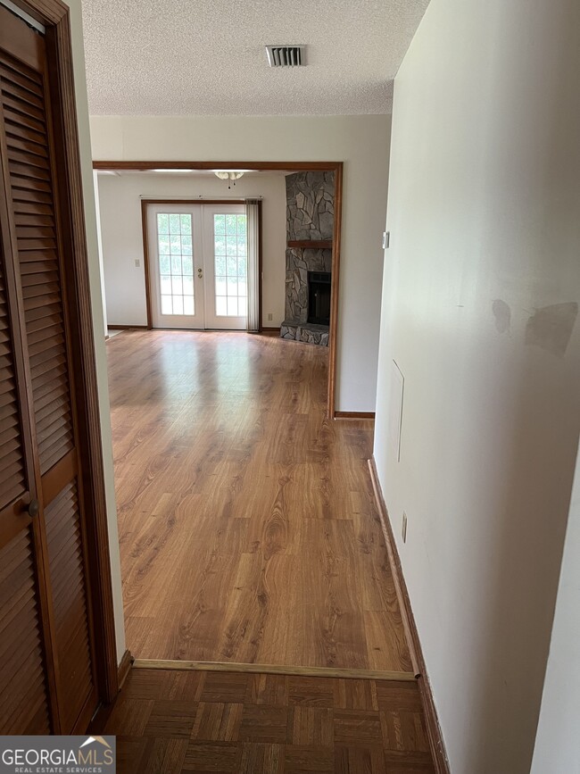 511 Moeckel Ln