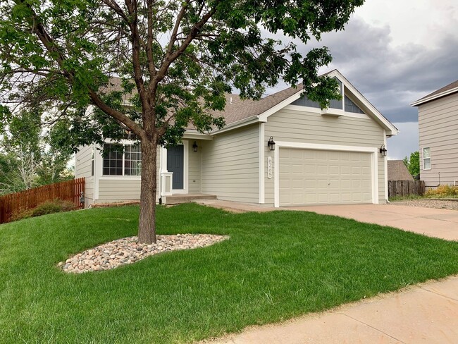 Building Photo - *STUNNING* 3 BEDROOM IN STETSON HILLS