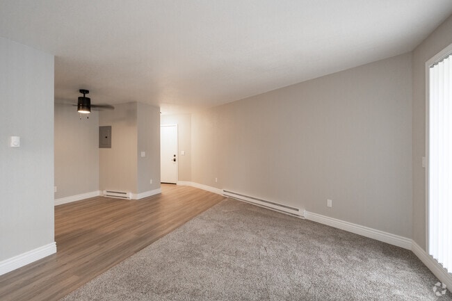 2 BR, 2 BA - 900 SF Reno