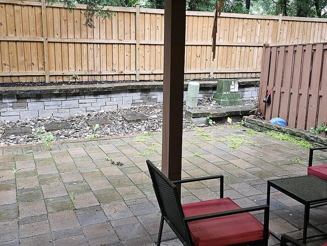 Photo - 144 Herndon Mill Cir