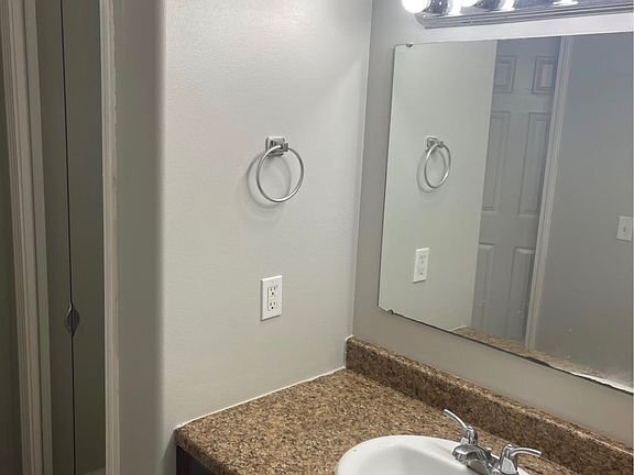 Photo - 3500 Kings Dr