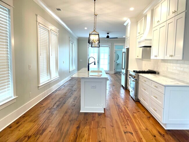 Photo - 549 E Gwinnett St