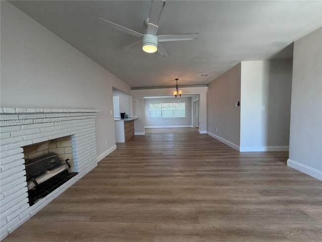 Photo - 7571 Eaton St