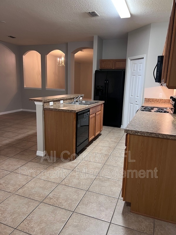 Photo - 2740 Oakwater Dr