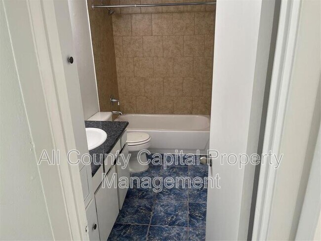 Photo - 2906 Sweeney Ln Unidad A