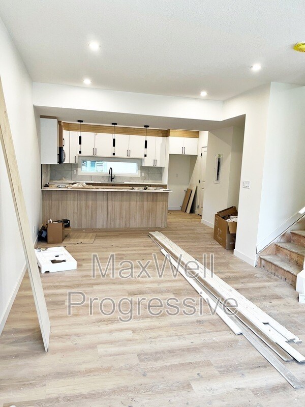 Photo - 14504-14595 95 Ave NW