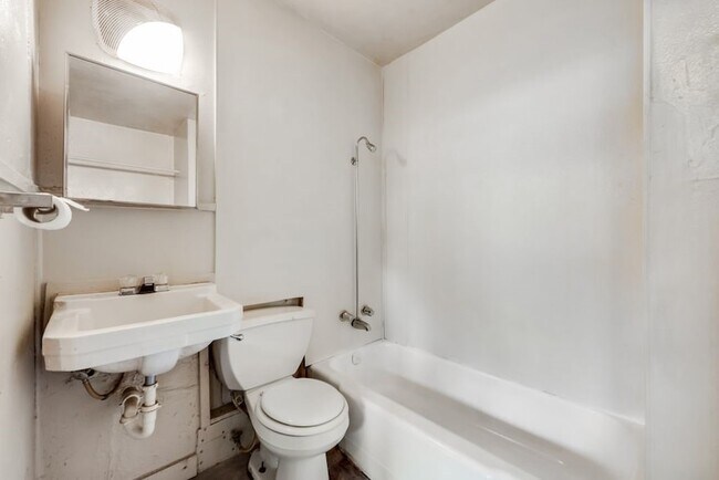 Photo - 1615 Alston Ave Unidad B