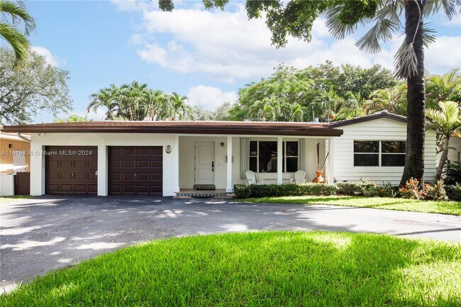 Photo - 921 Alava Ave