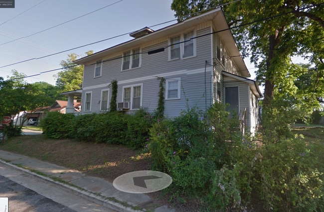 Building Photo - Dowtown Gadsden - Newly Renovated- Spacious Rental
