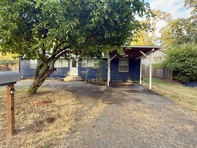 Building Photo - Single level Home near Acorn Park!