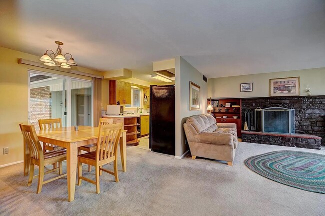 Photo - 3411 W Hillcrest Dr