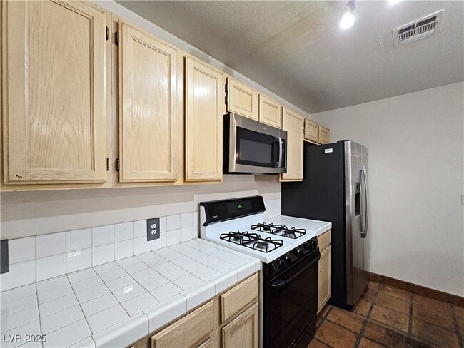 Building Photo - 8452 Boseck Dr Unit 106