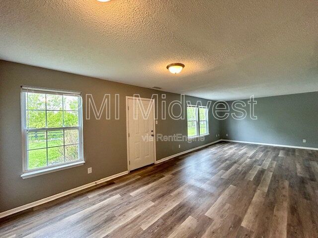 Photo - 25 Snowflake Cir