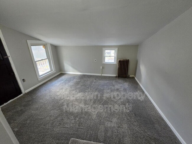 Photo - 42 N High St