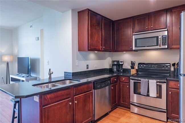 Photo - 1101 Haxall Point Unit U406