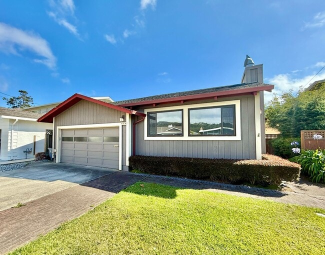 Building Photo - Renovated 3bed/2bath Linda Mar Rancher Rental