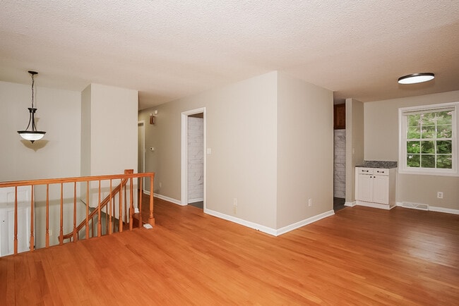 Photo - 7704 Logan Dr SW