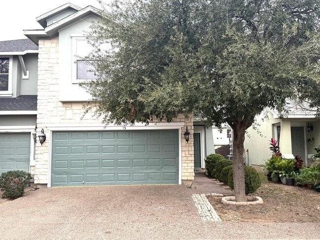 Building Photo - 9310 Albany Dr Unit 62