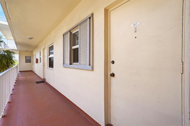 Photo - 1747 Rodman St Unit 307