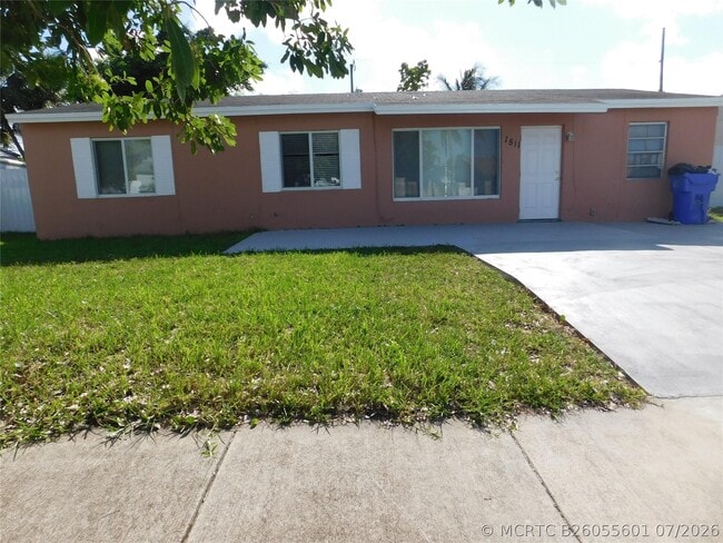 Building Photo - 1511 SW 63rd Ave