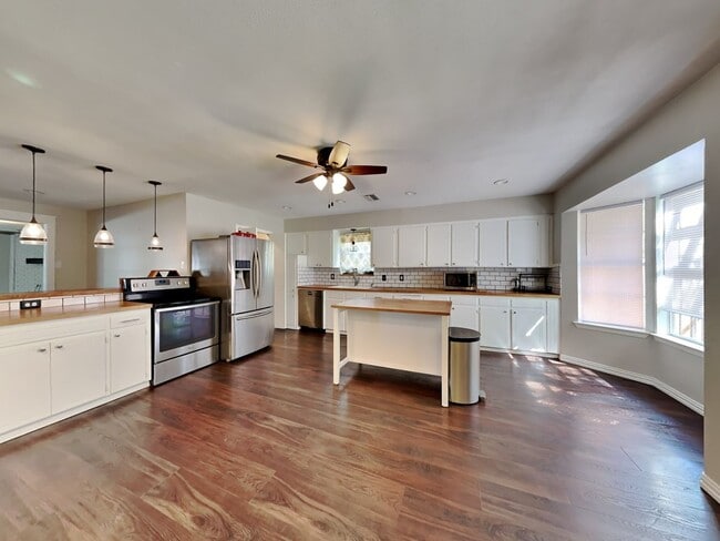 Photo - DARLING HOME IN DENTON READY NOW!