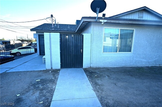 Building Photo - 2334 N Lamb Blvd Unit D