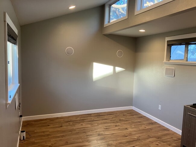 Building Photo - 105 Jolon Dr