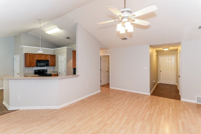 Photo - 7875 Sarah Ann Dr S