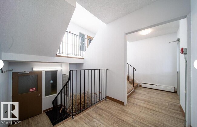 Photo - 3312-3105 105 Ave NW