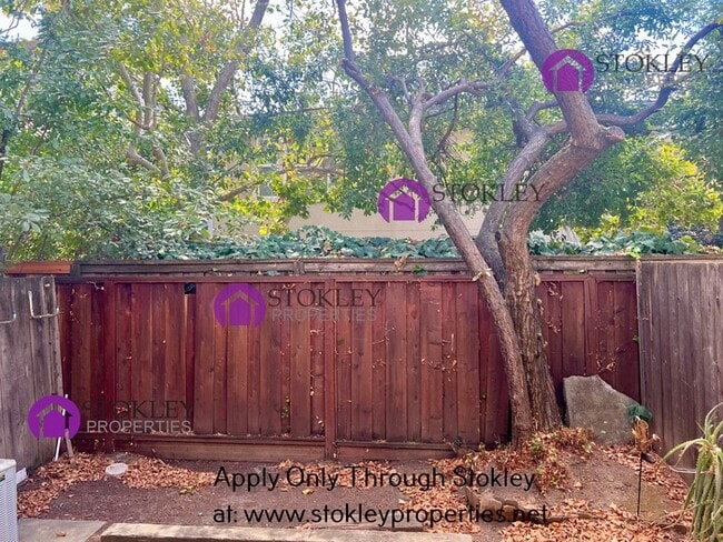 Photo - 1893 Lynwood Dr
