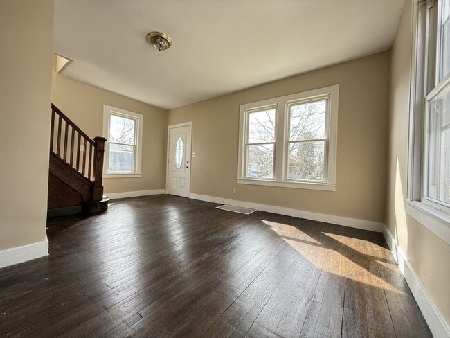 Photo - 1330 W Hillsdale St