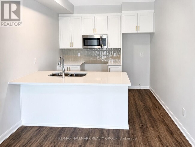 Photo - 703 Tadpole Cres