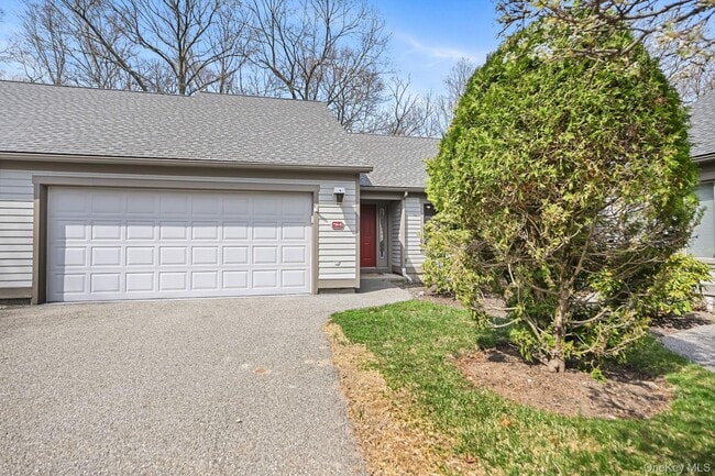 Building Photo - 750 C Heritage Hls Unit B