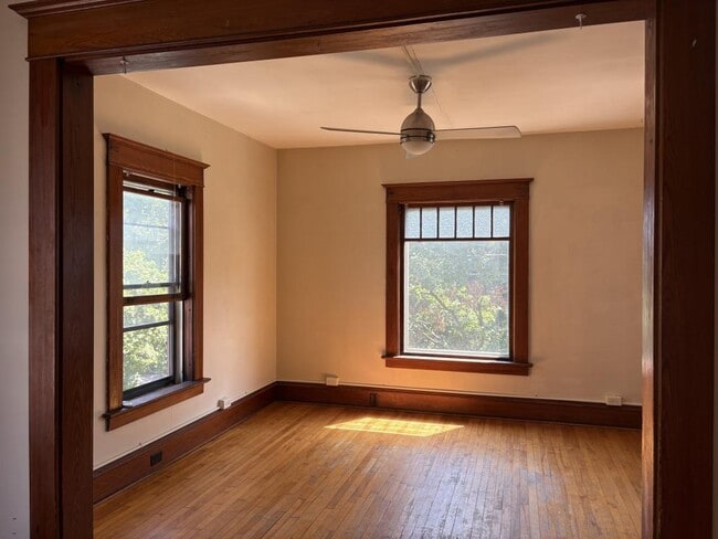 Photo - 48 Monroe St