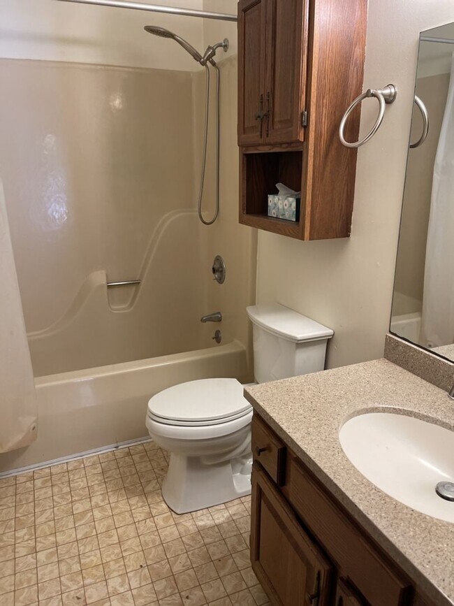 Photo - 62-62 Westwood Rd Unit 60