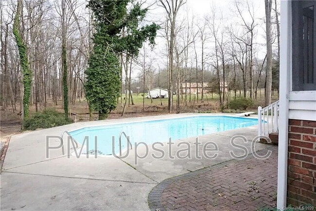 Photo - 4264 Walnut Ridge Rd