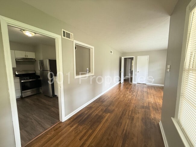Photo - 2976 Ruskin Rd