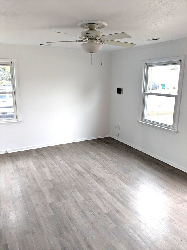 Photo - 7405 Wickham Ave