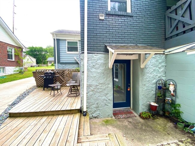 Photo - 1305 Stratford Ave